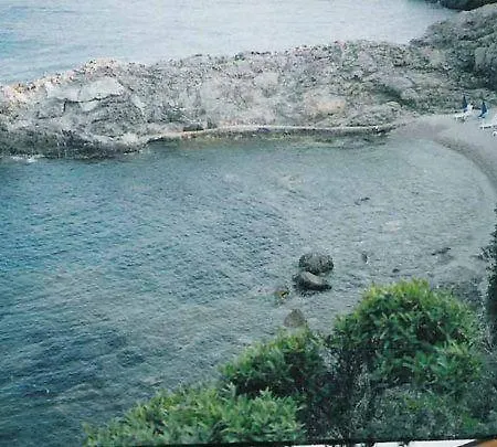 Grazioso Con Piccolo Giardino *