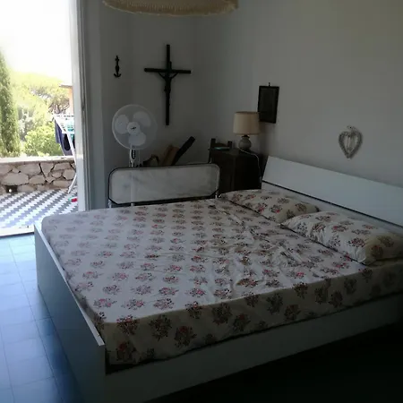 Grazioso Con Piccolo Giardino * Capo D'arco